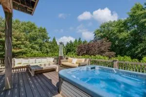 4BR 3BA Hot Tub Media room Weekly rates - New Shoreham