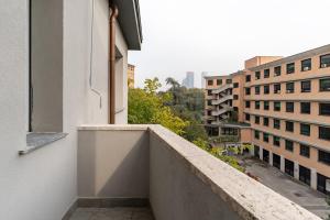 Citylife View and 10 Minutes by Walk Modern Apartment