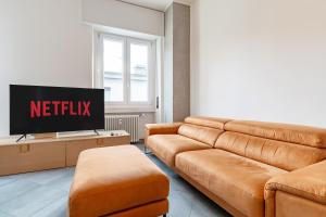 Citylife View and 10 Minutes by Walk Modern Apartment