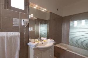 Hotels Hotel Sainte Anne - Apt : photos des chambres