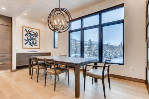 Basecamp Townhome 07 by East West Hospitality