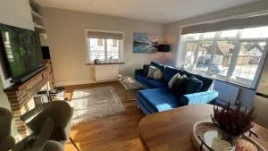 Cosy Corner - Heyshott