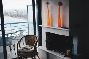 Beachfront Penthouse with Seaview