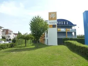 贡比涅 - 亚克斯普瑞米尔经典酒店 - 旺登海姆