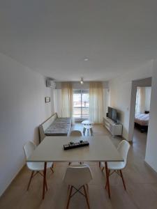 Moderno departamento en zona céntrica.