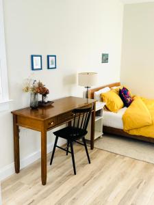 Designer cozy 1 private bedroom w full bath & yard 20 min to nyc