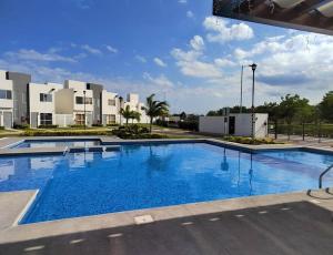 Cómoda casa en clúster privado