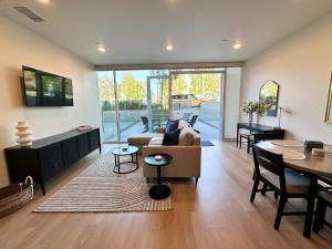 Nimitz Crossing Luxury Residences