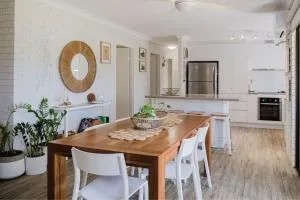 Beachlife - Steps to Mollymook Beach - Milton