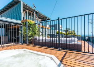 Blue Pearl Retreat - Opp Beach, Spa, Sunsets and Pool