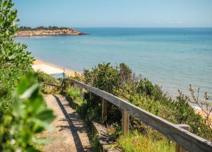 Blue Pearl Retreat - Opp Beach, Spa, Sunsets and Pool