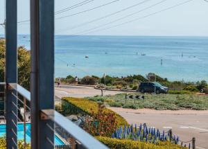 Blue Pearl Retreat - Opp Beach, Spa, Sunsets and Pool