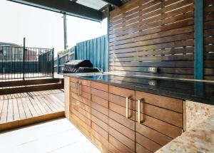 Blue Pearl Retreat - Opp Beach, Spa, Sunsets and Pool