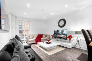 Luxury City Centre 3Bedroom 5Beds Apartment with Allocated Parking