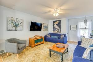 Beachfront, Dog-Friendly Milford Getaway with Yard!