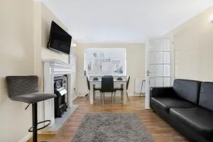 Amazing 5-Bed Family Home in Hertfordshire - Studham