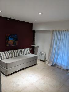 Casa amplia - Pileta y parque