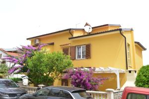Apartments with a parking space Mali Losinj (Losinj) - 15201 