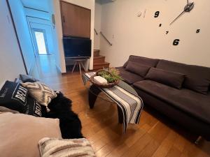 Osaka Guesthouse広々貸切一軒家2LDK定員9名