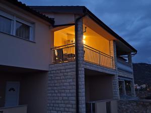 Apartments with a parking space Seline, Paklenica - 23552 