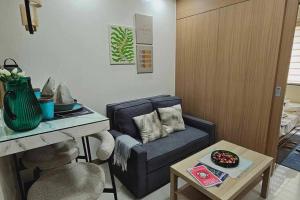 1BR self-contained CONDO in Makati with amenities!