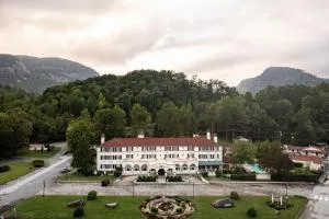 Lake Lure Inn and Spa - Mill Spring