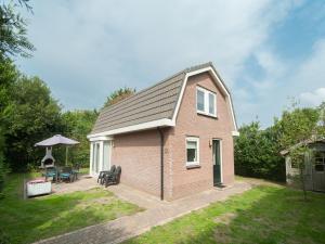 Bungalow in Noordwijk near the Beach