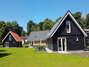 Modern Villa with Garden