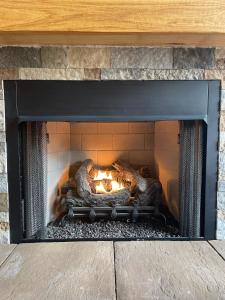 Sweet Pines Cabin - Sleeps up to 8