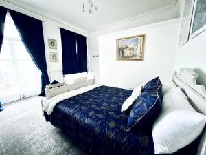 Flat 3 Marine Parade House, 1 East Cliff - Next to Dover Port, White Cliffs, Beach, Castle
