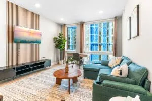 Prime NoLibs, Sleep 4ppl, Fast Wifi, King Bed, Rooftop Access, Two Smart TVs - Ablett Village