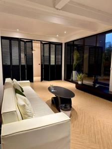 曼谷市中心素坤逸四卧别墅---牛仔街附近