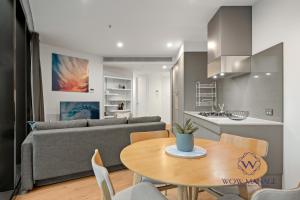 WOW Apartment on Clarendon