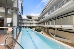 Ocean View Modern 2 bedroom with Parking in St Kilda