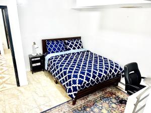 Completely Private 2 BR Apt with Backyard in LIC !!!