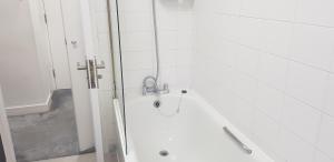Entire Studio Aptartment on Main Edgware road, Near Marble arch, Oxford Street and Hyde Park