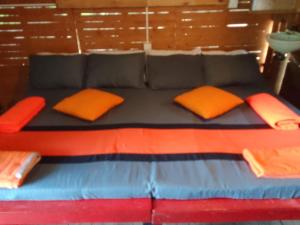 hornbill river cottage udawalwa