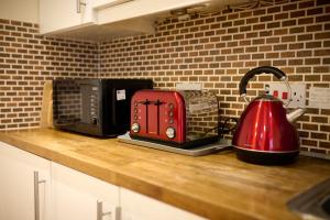 Central Stay on Main st- Harbour Views