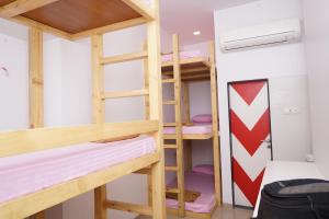 Mumbai Staytion Dorm- A Backpackers Hostel