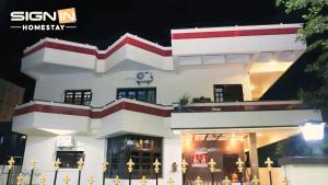 ROOMES with Indian Toilet