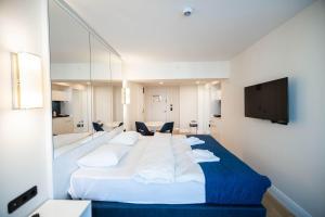 Cozy studio Apt with Sea Views - By Wehost