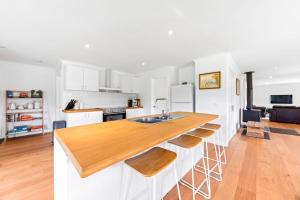 Kelly Creek Farm - Tolmie - Sleeps 10
