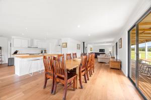Kelly Creek Farm - Tolmie - Sleeps 10