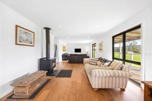 Kelly Creek Farm - Tolmie - Sleeps 10