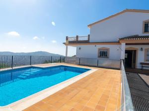 Casa Rural villa con piscina y parking olias 12