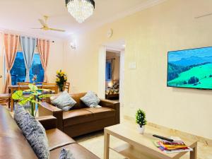 Elegant 3BHK Fully Furnished and Equipped Apt near Hitec City by EVARA SUITES