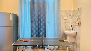 Elegant 3BHK Fully Furnished and Equipped Apt near Hitec City by EVARA SUITES