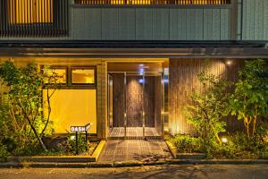 Dash Living Gojo