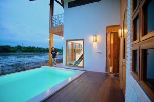 Baanteimfan Pool Villa Suphanburi
