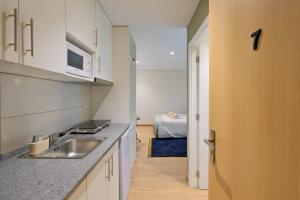 Lovely studio fully equipped near subway N7